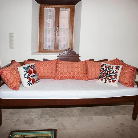 Ariadne Traditional Villa *